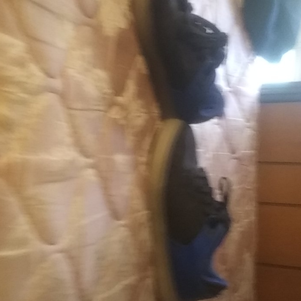 Shoes - Picture 2 of 3
